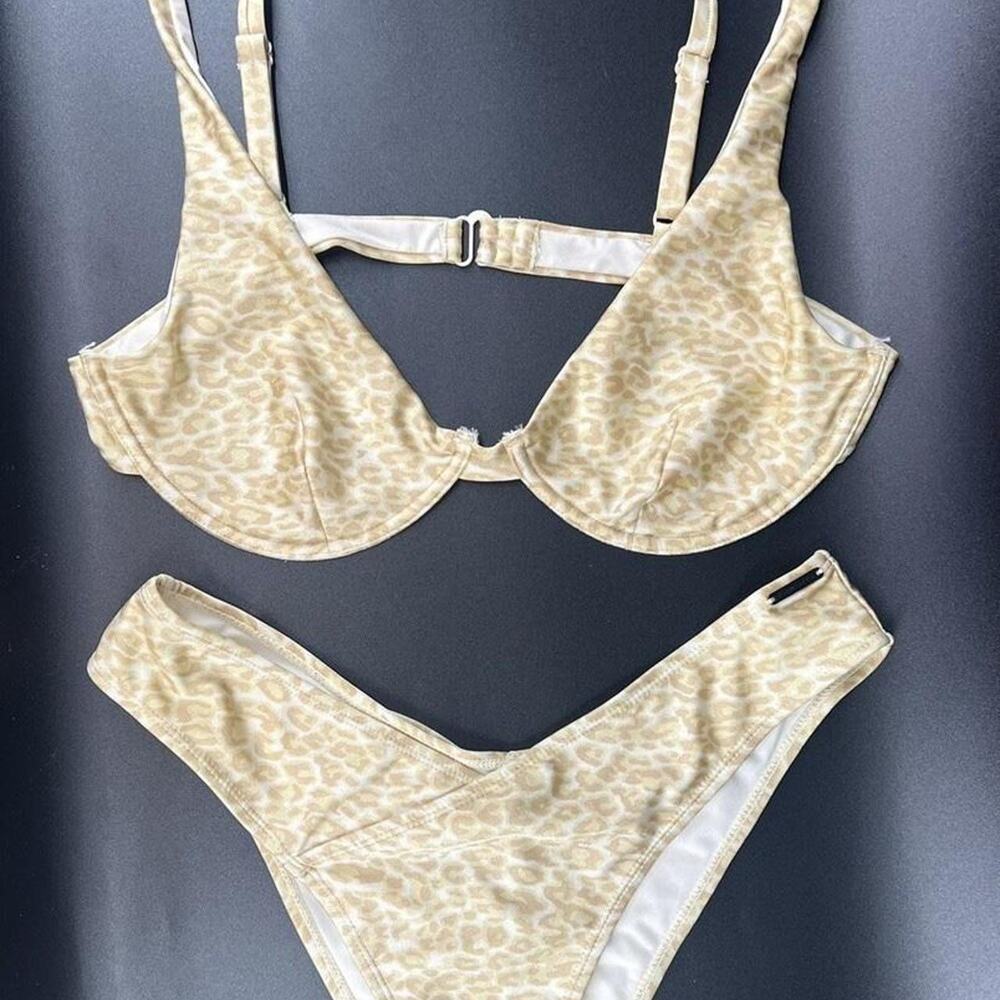 New with tags kendall kylie swimsuit bikini